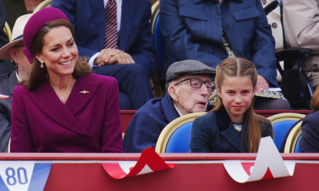 Αναγνώστρια χειλιών αποκάλυψε το σχόλιο της Κέιτ Μίντλετον για τον πρίγκιπα Ουίλιαμ στην κόρη τους