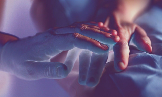 Αυτός είναι ο ήχος που κάνουν οι άνθρωποι λίγο πριν πεθάνουν - Πώς να τον αναγνωρίσετε