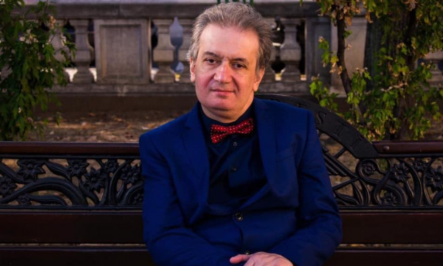 Συγκινεί ο κορυφαίος σολίστ Ντίνος Μαστρογιάννης: Πουλάει το πιάνο του για να βοηθήσει τη μάνα του