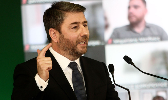 Ανδρουλάκης για Καραλή: «Λαμπρό παράδειγμα για το τι μπορεί να πετύχει κάποιος παρά τα εμπόδια»