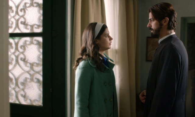 Άγιος Έρωτας: Ο πατέρας Νικόλαος μπλέκει ενώ ετοιμάζει γάμο με τη Χλόη