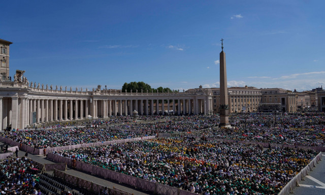Βατικανό: Σταματούν οι τηλεφωνικές επικοινωνίες μέχρι την εκλογή του νέου πάπα