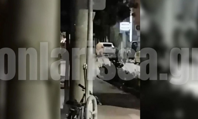 Λάρισα: Άκουγε μουσική και έπινε ποτό γυμνός στη μέση του δρόμου 