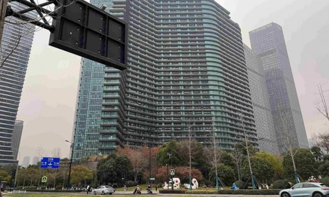 Το «κτίριο-πόλη» στην Κίνα, όπου ζουν πάνω από 20.000 άνθρωποι και δεν θέλουν να το εγκαταλείψουν