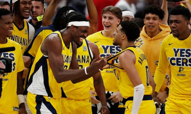 NBA: Η ανατροπή της χρονιάς με τετράποντο Χαλιμπάρτον - Break και αγωνία για Κάρι στους Ουόριορς