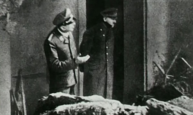 Έγγραφα αλλάζουν την Ιστορία: Ο Χίτλερ δεν αυτοκτόνησε - Αυτό ήταν το πραγματικό του τέλος