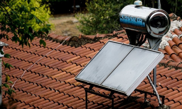 Επιδότηση σε όλους: Όλα όσα πρέπει να γνωρίζετε για να πάρετε voucher για θερμοσίφωνα και αντλία