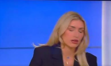 ΗΠΑ: Πολιτική σχολιάστρια λιποθύμησε ζωντανά στο Fox News - Το βίντεο