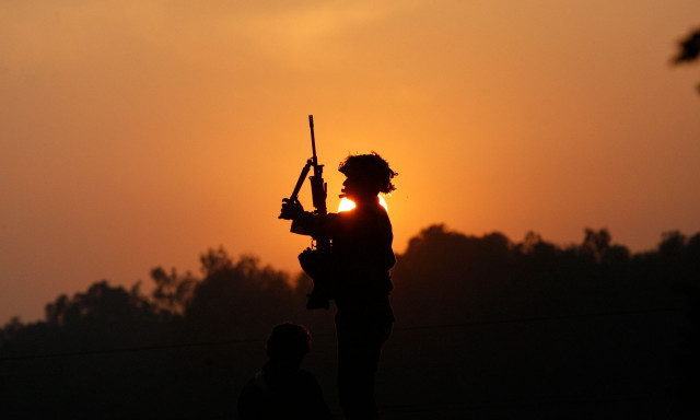 Πόσο ενδιαφέρει την Ελλάδα η σύγκρουση Ινδίας - Πακιστάν: Ο εμπορικός διάδρομος και τα δύο επίπεδα