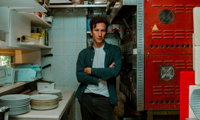 Θέατρο Κιβωτός: Έρχεται η εμβληματική «Κουζίνα» σε σκηνοθεσία Γιώργου Κουτλή