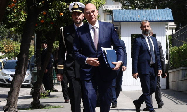 Γιορτή της Μητέρας: Το συγκινητικό μήνυμα του Νίκου Δένδια στη «μάνα του που τον ανέχεται»