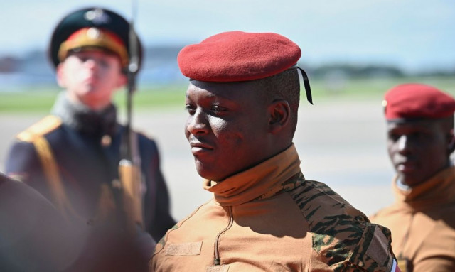 Ιμπραήμ Τραορέ: Ποιός είναι «ο Τσε Γκεβάρα» της Αφρικής που υψώνει ανάστημα στη Δύση