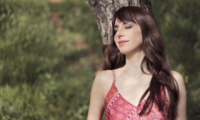 Μιρέλα Πάχου: Ακούστε το τραγούδι «Δυο πεταλούδες» σε μουσική και στίχους Μίλτου Πασχαλίδη