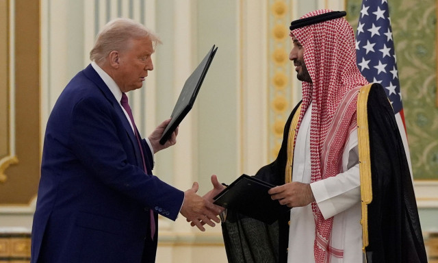 Ιστορική στιγμή: Ο Τραμπ θα άρει τις αμερικανικές κυρώσεις κατά της Συρίας