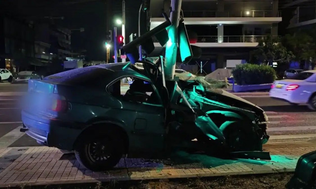 Τροχαίο στην Ποσειδώνος - Νεκρός ο 19χρονος που έδινε μάχη να κρατηθεί στη ζωή