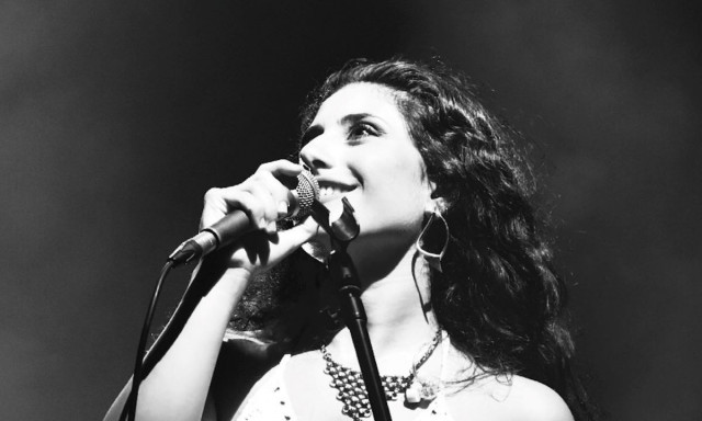 Πάρος: Η Μαρίνα Σπανού τραγουδά καλοκαιρινές ιστορίες στο Φεστιβάλ στο Πάρκο