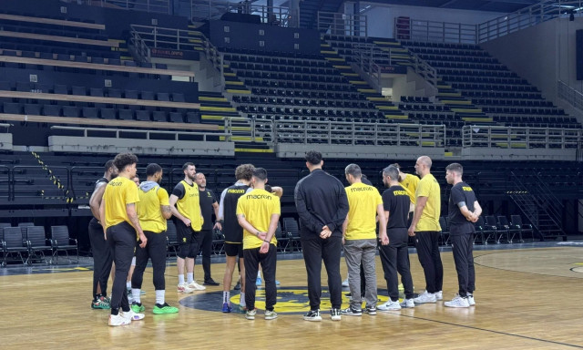 ΑΕΚ – Ολυμπιακός: Με προβλήματα η «Ένωση» | Αμφίβολοι οι Κουζμίνσκας, Μπράις, Καράμπελας