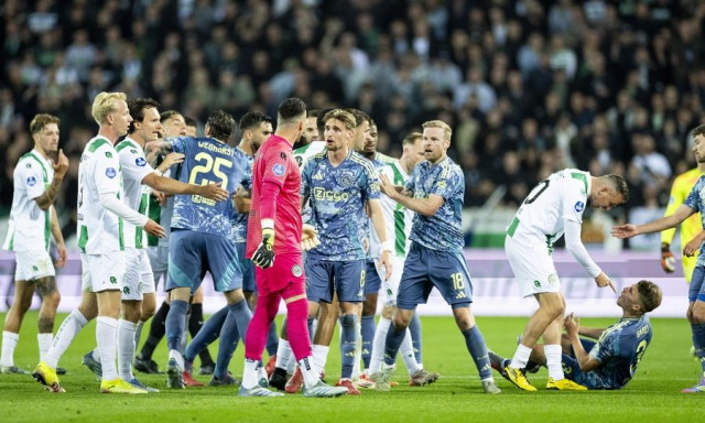 Δεν ξανάγινε: Από το +9 ο Άγιαξ σε τέσσερις αγωνιστικές βρέθηκε στο -1 και χάνει τον τίτλο!