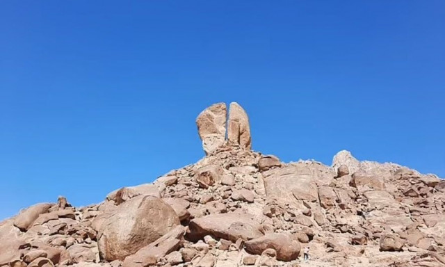 Επιστήμονες «γράφουν» ξανά τη Βίβλο: Ο Μωυσής δεν πήρε τις 10 εντολές από το Όρος Σινά