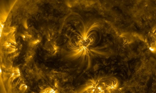 Η Γη ενδέχεται να πληγεί αύριο από τεράστια ηλιακή καταιγίδα - Προβλήματα σε επικοινωνίες, μεταφορές