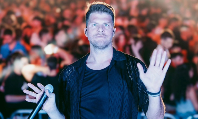 Λούκας Γιώρκας στο Newsbomb: Θα μου άρεσε κάθε χρόνο να μυρίζει Ελλάδα η συμμετοχή στην Eurovision