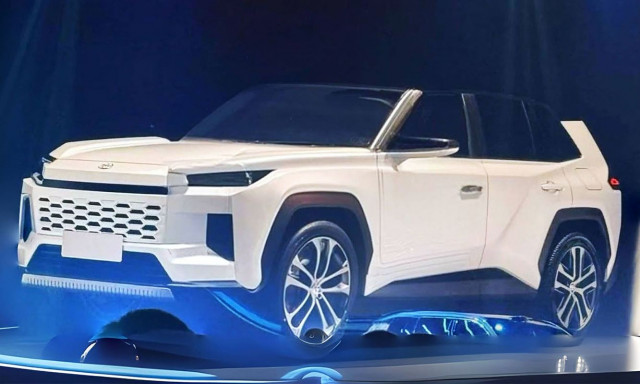 Toyota RAV-4: Διέρρευσαν οι πρώτες εικόνες από τη νέα γενιά