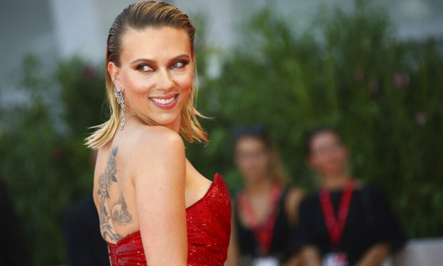 Η Σκάρλετ Γιοχάνσον τα βάζει με την Ακαδημία Κινηματογράφου για χάρη των «Εκδικητών»