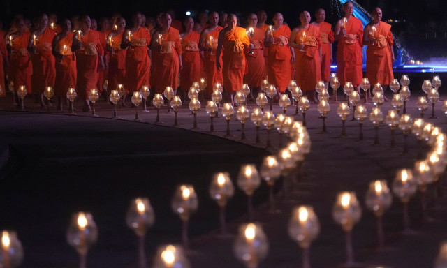 Tαιλάνδη: Βουδιστής μοναχός έκλεψε 9 εκατ. δολαρίων από ναό και τζόγαρε σε διαδικτυακά παιχνίδια