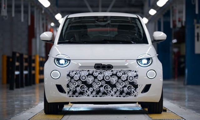 Fiat: Έτοιμη η γραμμή συναρμολόγησης του νέου 500 Hybrid