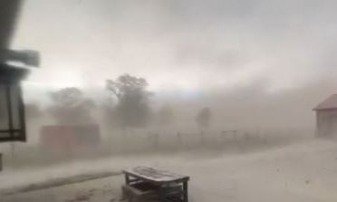 ΗΠΑ: Συγκλονιστικά βίντεο δείχνουν τον φονικό ανεμοστρόβιλο που σάρωσε το Κεντάκι και το Μιζούρι