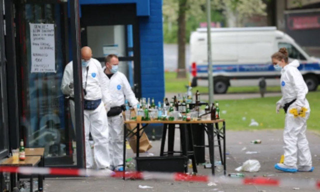 Γερμανία: Επίθεση με μαχαίρι και ξίφος μπροστά σε μπαρ - Άφαντος ο δράστης