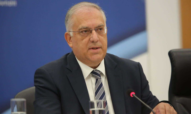 Θεοδωρικάκος: Αυστηρός έλεγχος σε ασφαλιστικές εταιρείες για καταχρηστικούς όρους