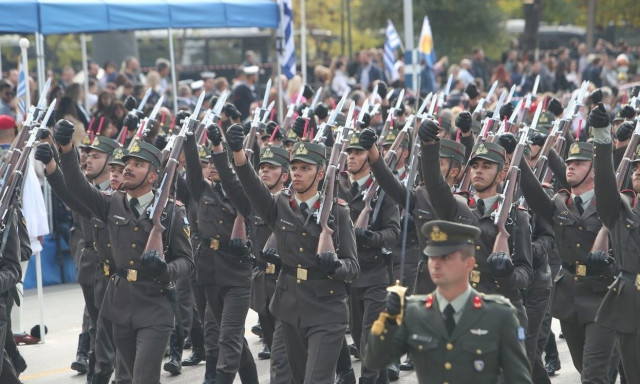 Αυξήσεις μισθών σε στρατιωτικούς: Ποιοι, πότε και τι ποσά θα λάβουν