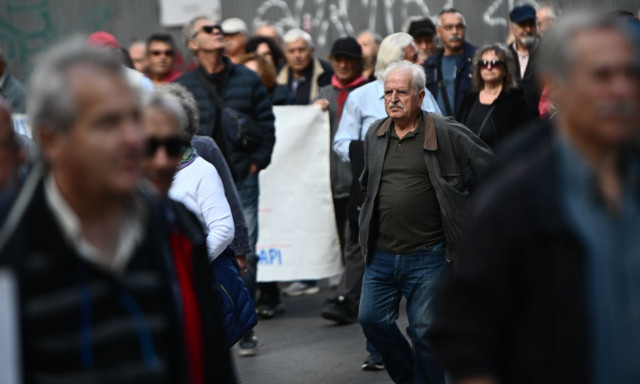 Αναδρομικά: Πληρωμές εξπρές από τον ΕΦΚΑ - ΤΙ θα λάβουν 400.000 συνταξιούχοι