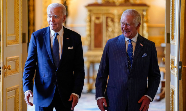 Ο βασιλιάς Κάρολος έστειλε μήνυμα στήριξης στον Τζο Μπάιντεν για την μάχη του με τον καρκίνο