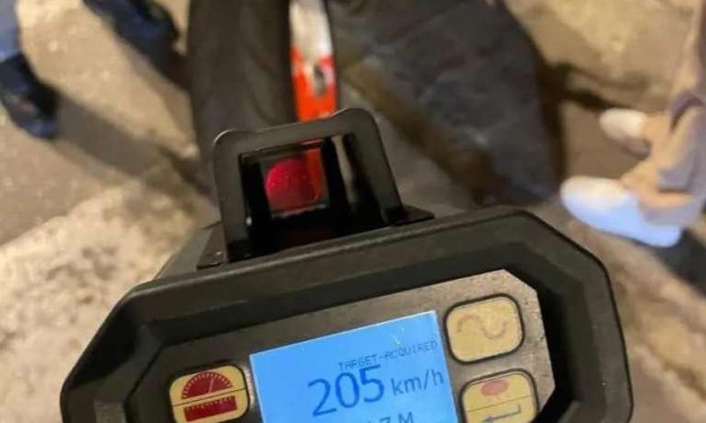 Εύβοια: Έτρεχε με 129 χλμ./ώρα σε δρόμο με όριο 50 και συνελήφθη