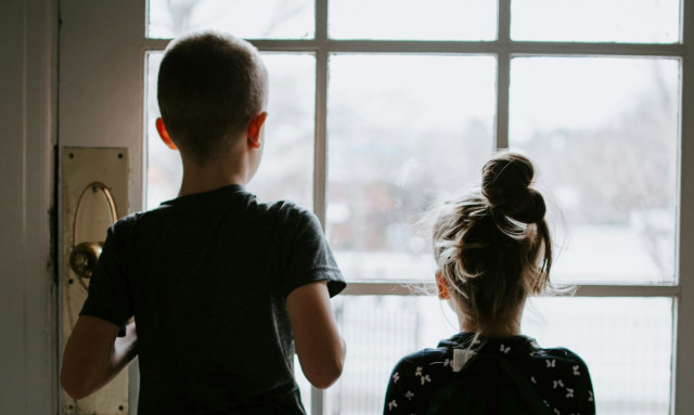 Κακοποίηση παιδιών στη Λάρισα: Τρομάζει η περιγραφή του παιδιάτρου που εξέτασε τα δύο αδελφάκια