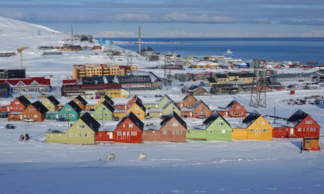 Λόνγκγιαρμπιεν: Η πόλη όπου δεν επιτρέπεται να γεννηθείς ή να πεθάνεις