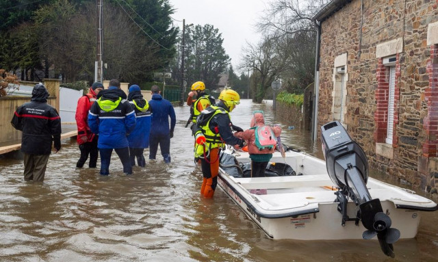 Γαλλία: Τρεις νεκροί και δύο αγνοούμενοι μετά από καταστροφικές πλημμύρες