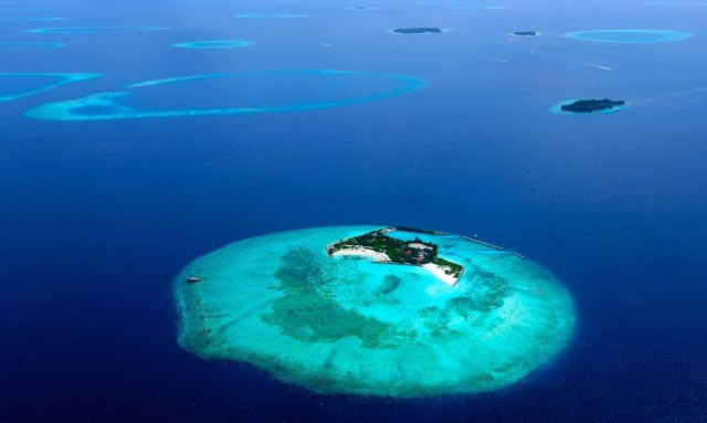 Νησί που έχει γίνει τουριστικός παράδεισος βυθίστηκε - Ένα έθνος απειλείται με εξαφάνιση