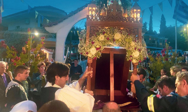 Εύβοια: Λιτανεία στο Προκόπι για να σταματήσουν οι σεισμοί