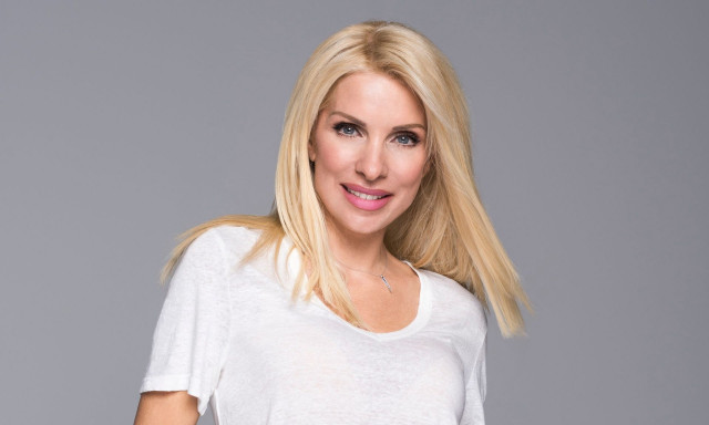 Ελένη Μενεγάκη: Πόζαρε στον φακό και ευχήθηκε για την ονομαστική της εορτή