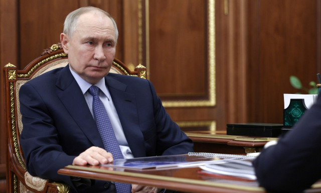 Ο Πούτιν ανακοινώνει τη δημιουργία ζώνης ασφαλείας στα σύνορα με την Ουκρανία