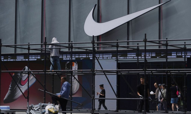 Nike: Aυξάνει τις τιμές σε ρούχα και παπούτσια με φόντο τους δασμούς Τραμπ