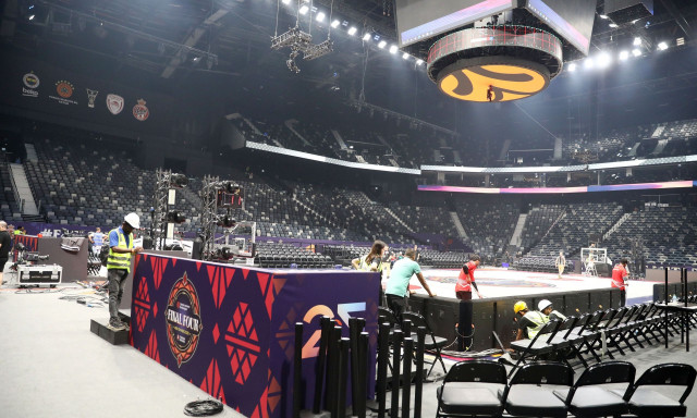 EuroLeague Final Four 2025: Απάτη ολκής με γυναίκα δημοσιογράφο που έταζε πακέτα για το Άμπου Ντάμπι