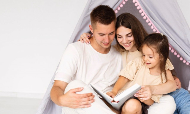 Για 12η χρονιά ταξιδεύουμε παρέα με τα αγαπημένα μας βιβλία και τα Public