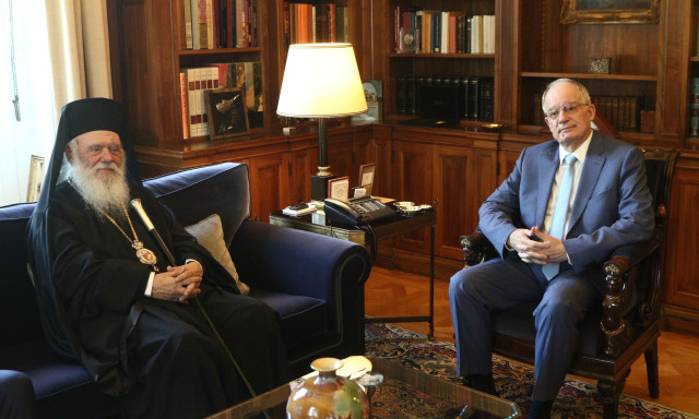 Ο Κωνσταντίνος Τασούλας και ο Αρχιεπίσκοπος Ιερώνυμος συζήτησαν για την Εκκλησία και το... AI