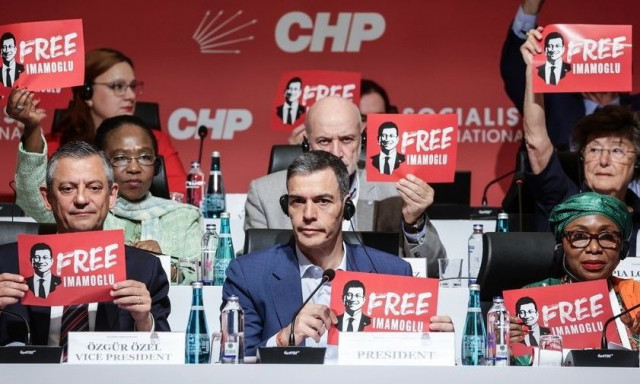 Τουρκία: Με μήνυμα για τον Ιμάμογλου η συνεδρίαση της Σοσιαλιστικής Διεθνούς