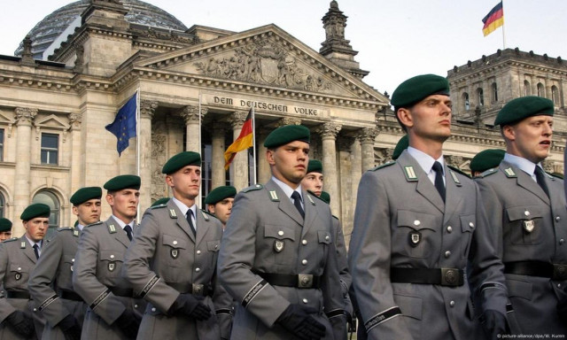 Γερμανία: Στο τραπέζι η επαναφορά της υποχρεωτικής στρατιωτικής θητείας