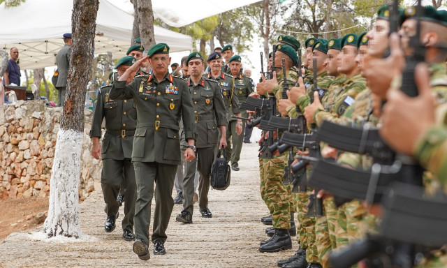 Συγκίνηση στο ετήσιο μνημόσυνο πεσόντων ιερολοχιτών και καταδρομέων